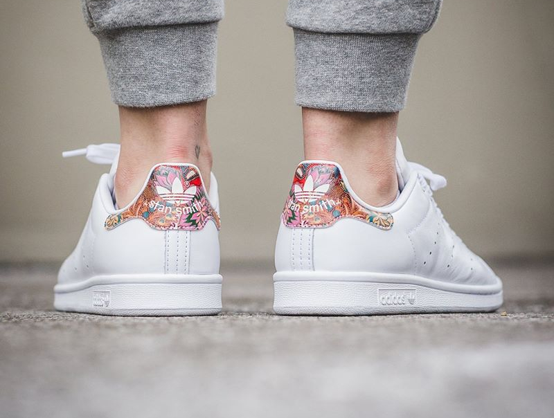 stan smith femme a fleur