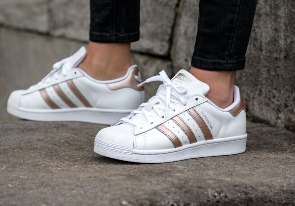 superstar adidas femme blanche et or