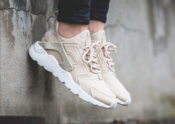 basket nike huarache beige femme