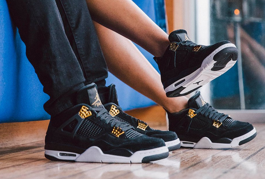 Jordan 4 cheap noir et or