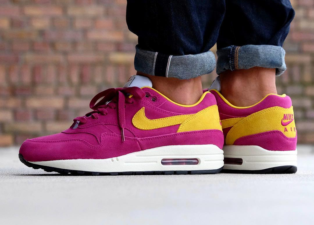 air max dynamic berry