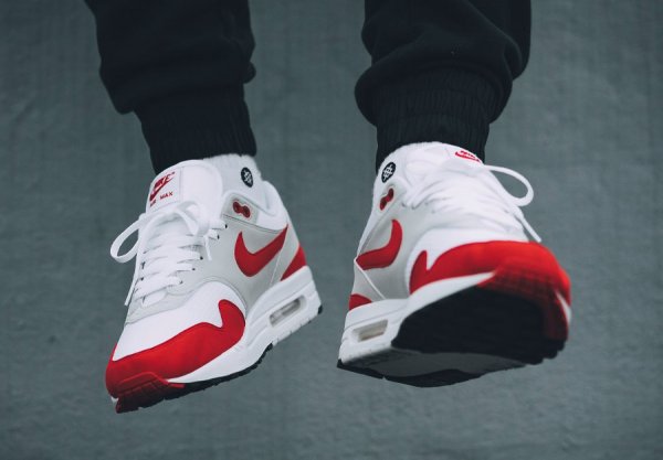 red air max one