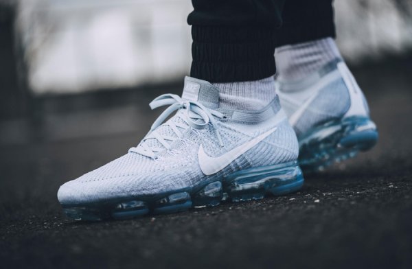 nike air vapormax plus femme grise