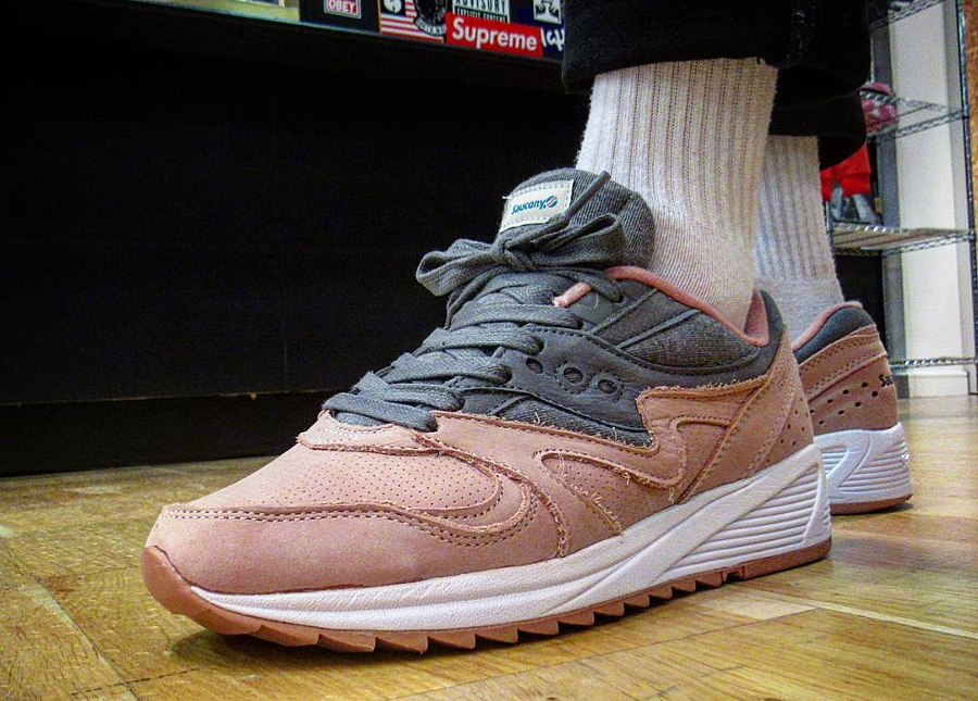 Saucony Grid 8000 Charcoal Salmon - @attwoodsneaks13