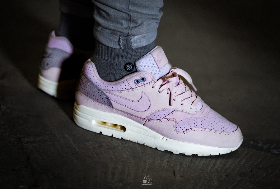 Chaussure NikeLab Air Max 1 Pinnacle Rose Arctic Pink homme (3)