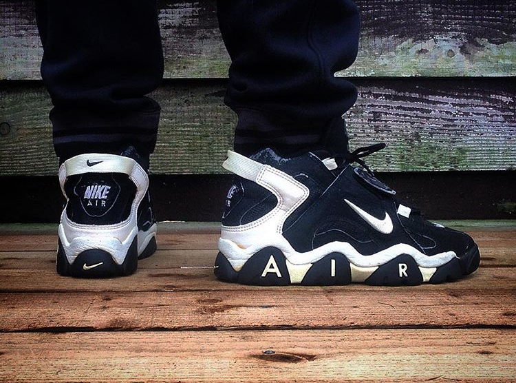 og nike air barrage mid