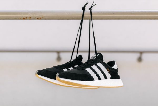 Chaussure Adidas Iniki Runner Boost Black Gum (1)