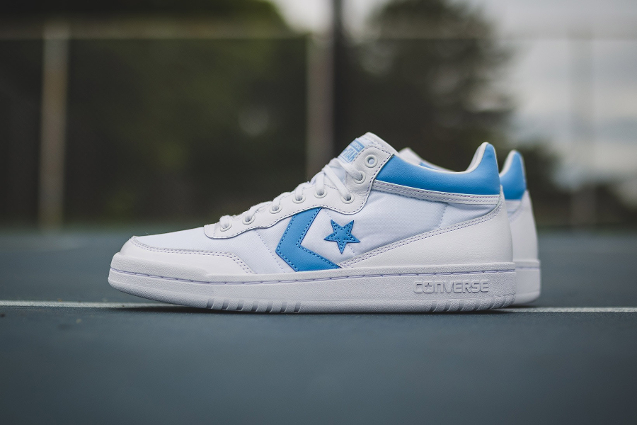 Le pack UNC Alumni : Air Jordan 2 x Converse Fastbreak