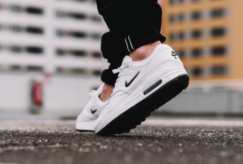 air max 1 diamond