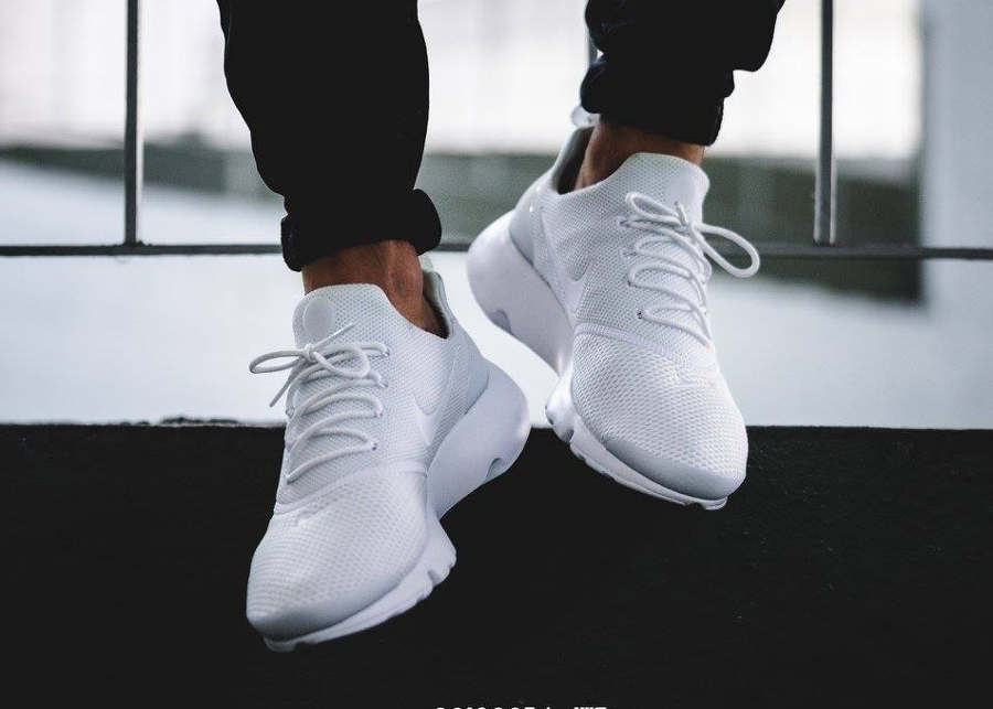 nike presto fly triple white