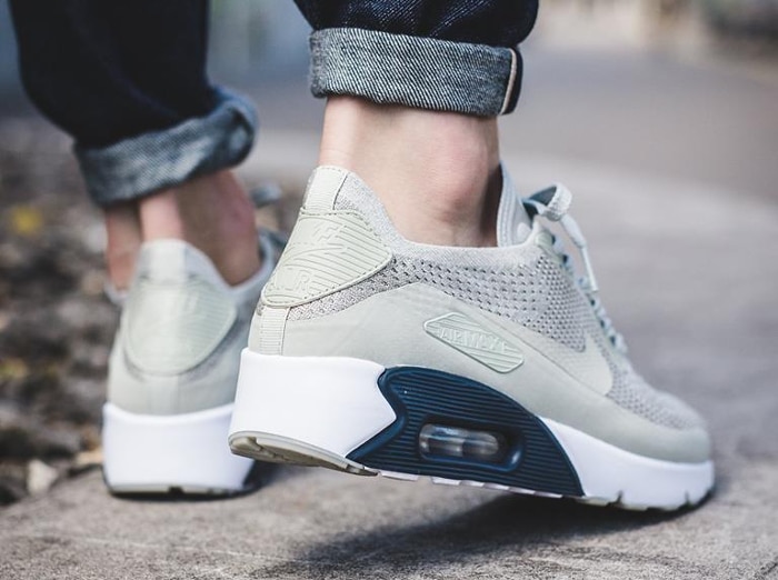 nike air max 90 ultra 2.0 flyknit pale grey