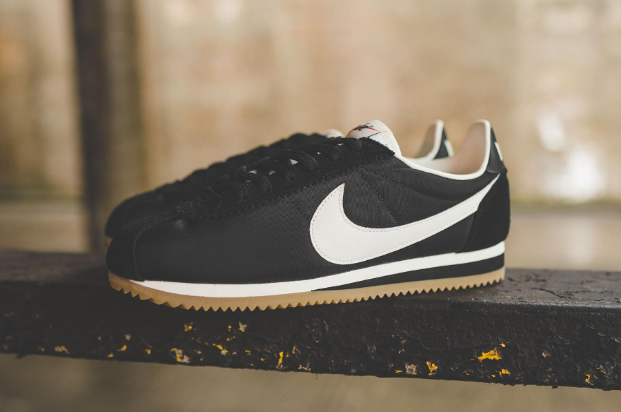 nike cortez black black gum