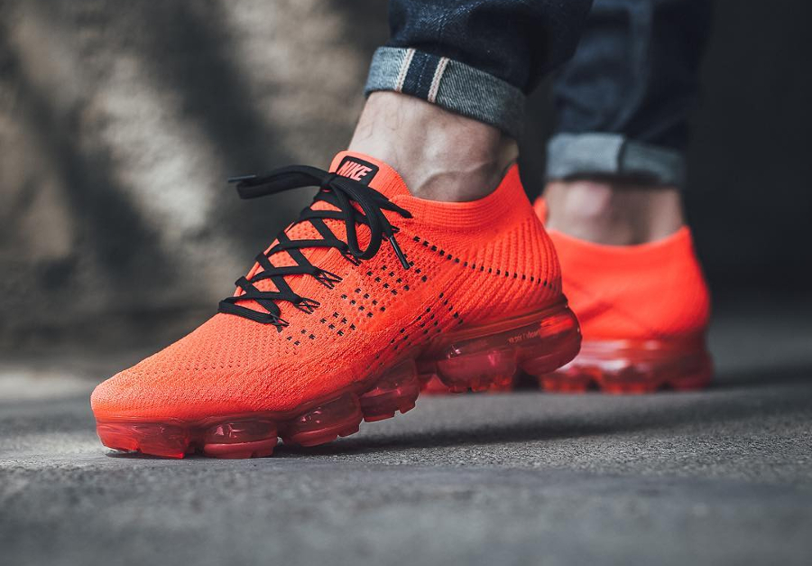 nike air vapormax clot bright crimson