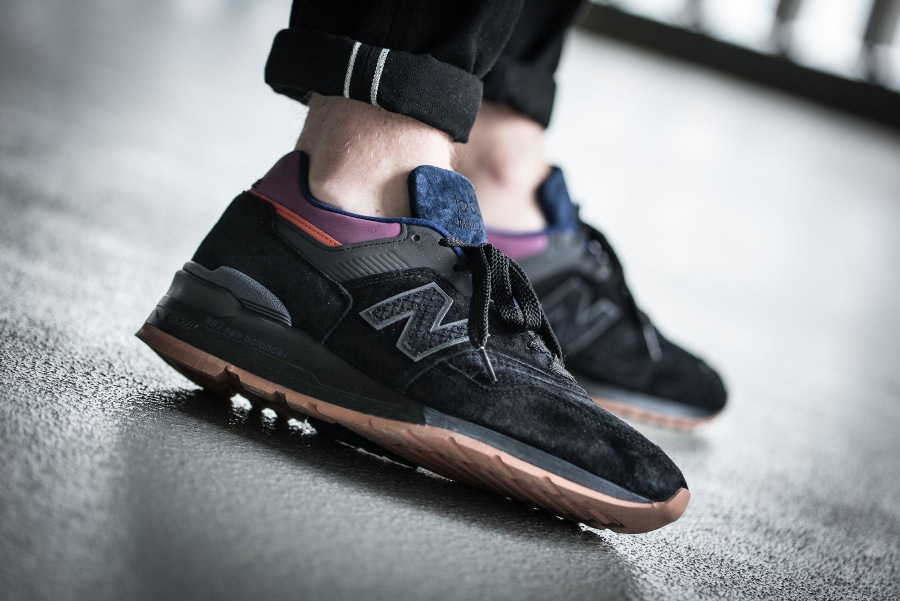 new balance 997 black magnet