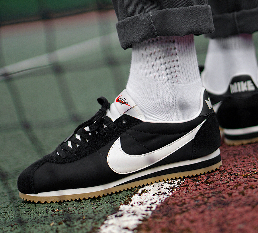 nike cortez black black gum