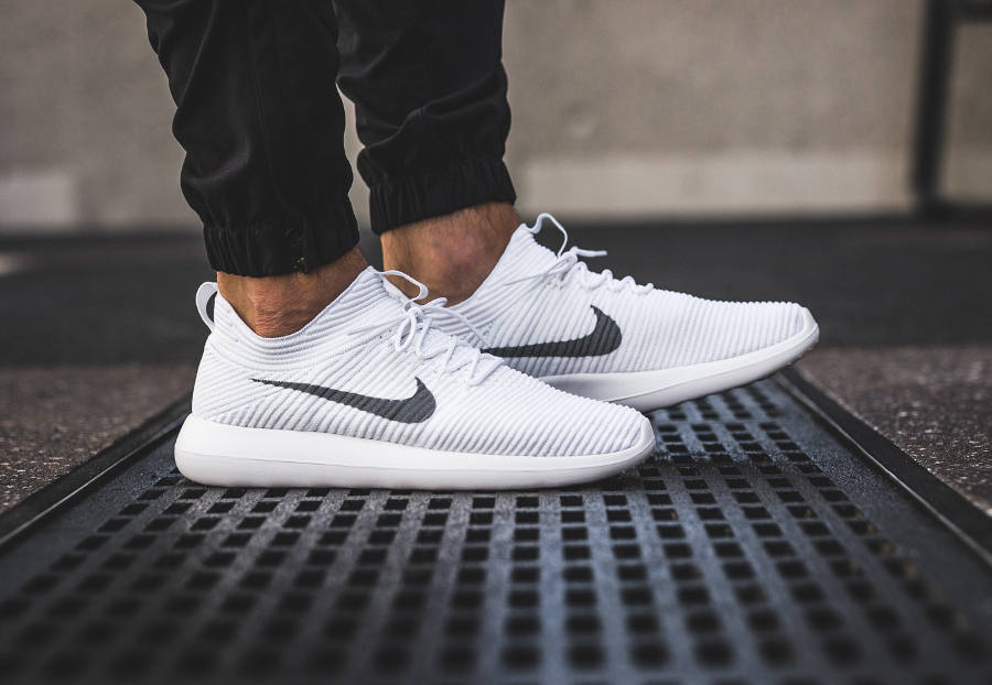 Chaussure Nike Roshe Flyknit Two V2 Blanche White Wolf Grey (2)