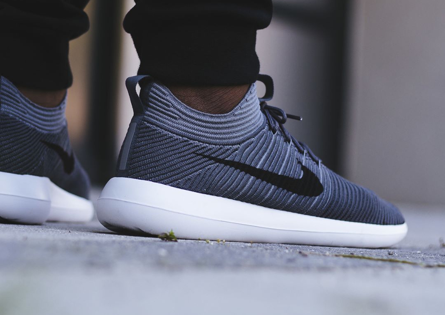 nike roshe two flyknit v2 grey