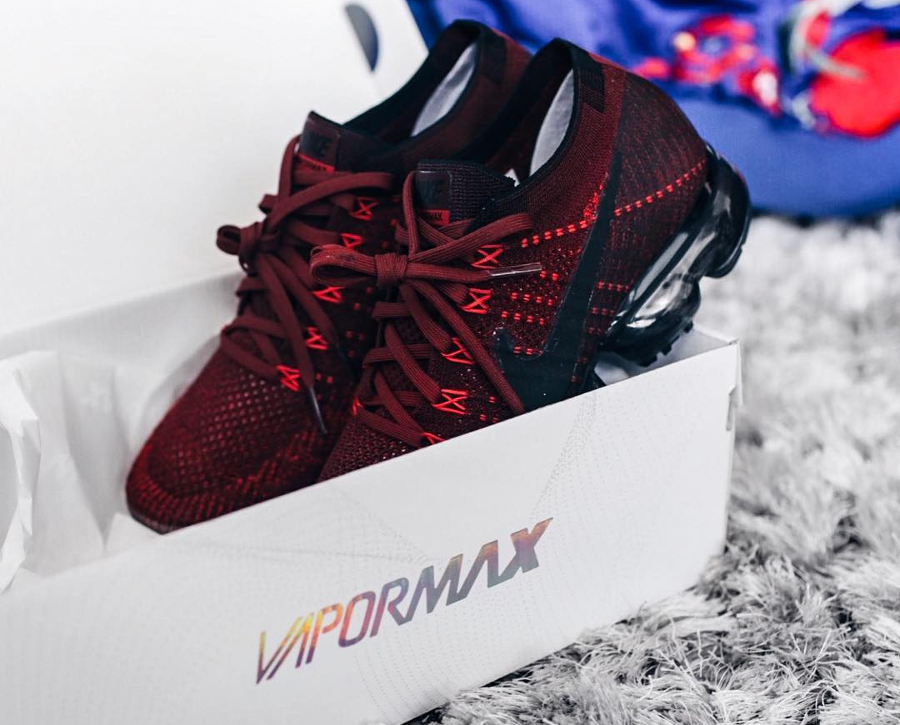 Vapormax deals homme rouge