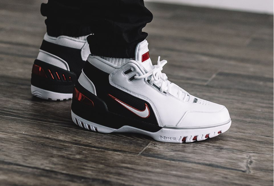 Chaussure Lebron 1 Nike Air Zoom Generation First Game Varsity Crimson