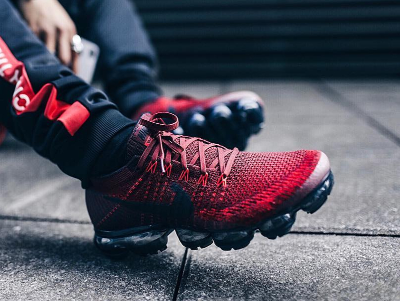 Chaussure Nike Air Vapormax Flyknit Team Red Rouge Profond (2)