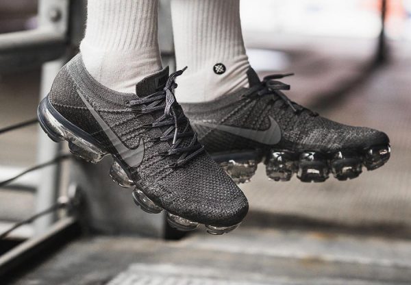 Chaussure NikeLab Air Vapormax Flyknit Grise Cool Grey (homme) (1)