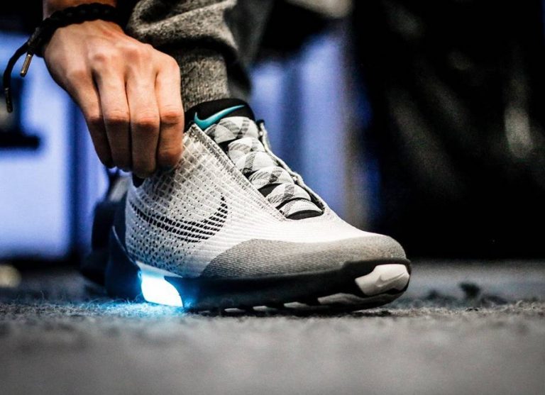 nike hyperadapt 1.0 metallic silver