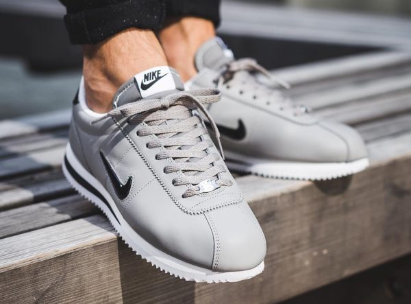 Nike Cortez Basic Jewel 'Dust' : avis