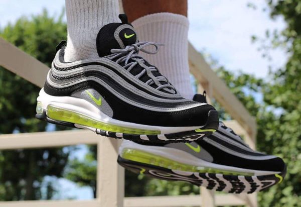 air max 97 dans la nuit