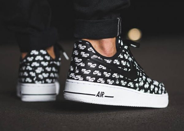 air forces black nike sign