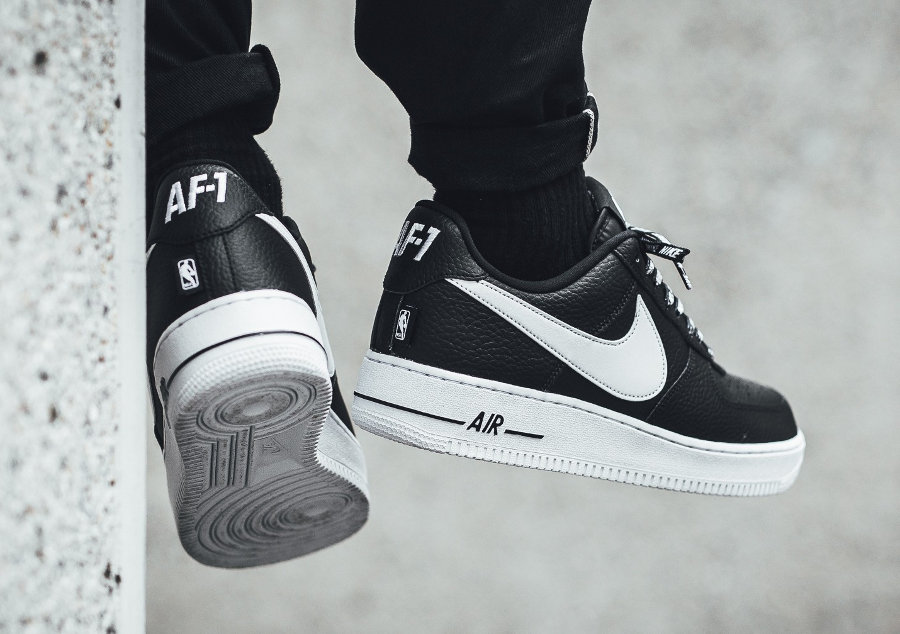 nike air force 1 lv8 nba blanche et noire