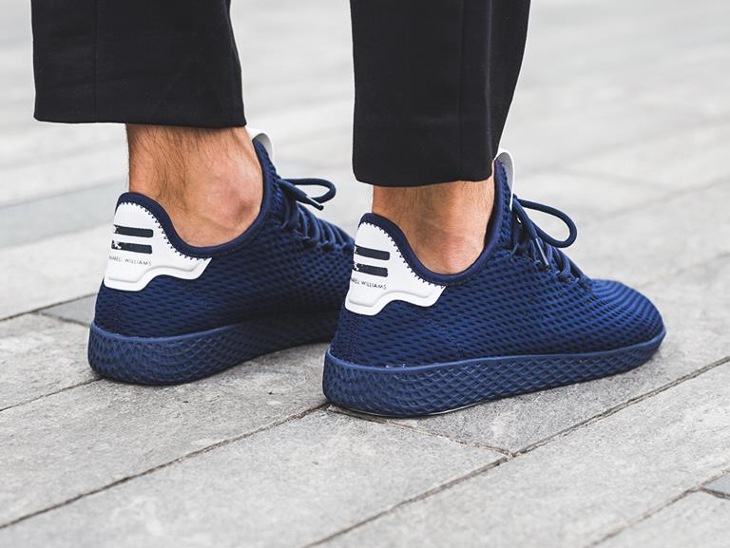 Adidas pharrell williams blanche et bleu sales