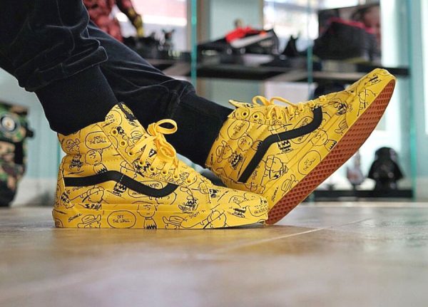 Chaussure Peanuts x Vans SK8 Hi Reissue Jaune Charlie Brown