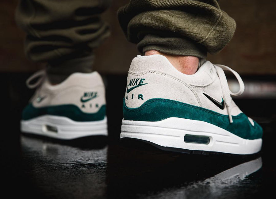 air max jewel atomic teal