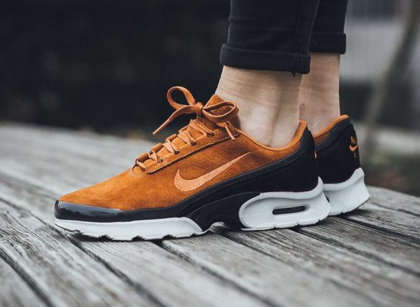 nike air max marron femme