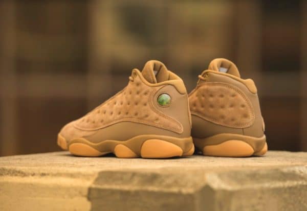 Jordan 13 marrones sales