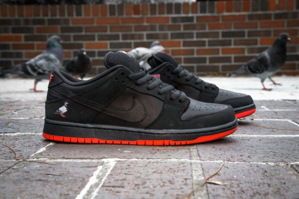 basket-nike-dunk-low-trd-qs-black-pigeon-semelle-rouge-883232-008 (4)