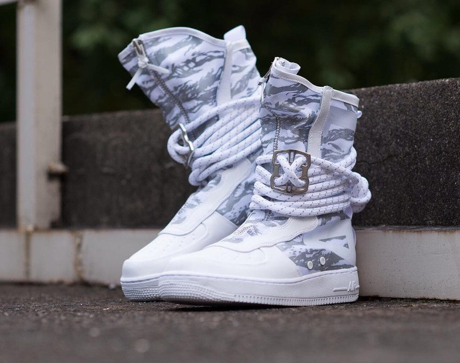 nike special field air force 1 high triple white