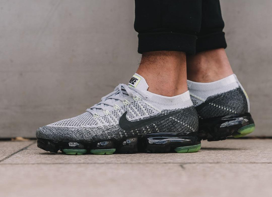 Neon vapor max on sale