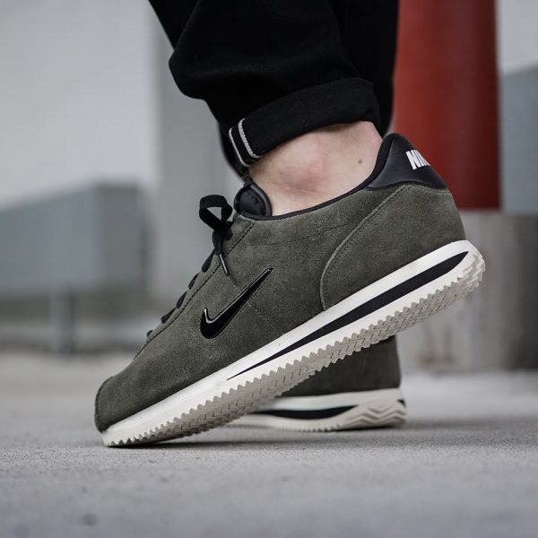 khaki cortez