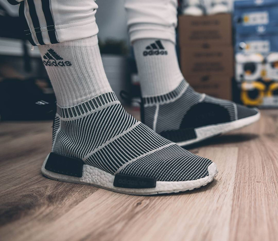 nmd r1 city sock