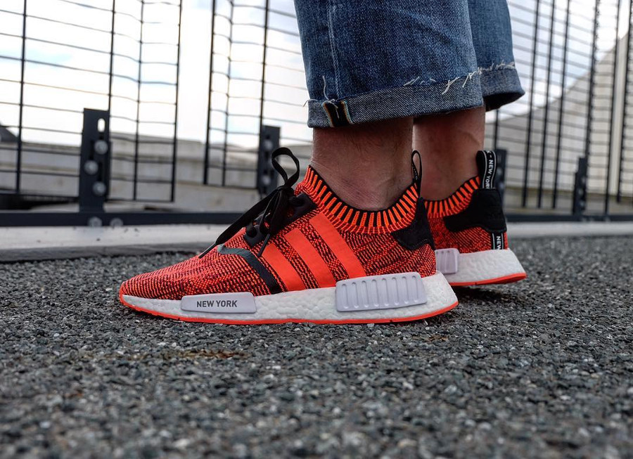 nmd r1 nyc red apple