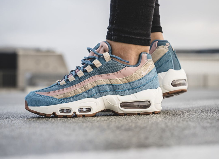 Chaussure Nike Air Max 95 LX femme Smokey Blue Mushroom Embossed Fur