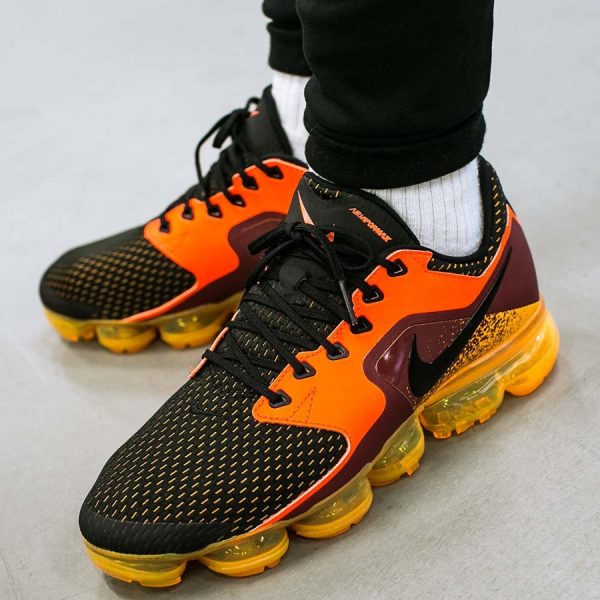 vapormax team orange