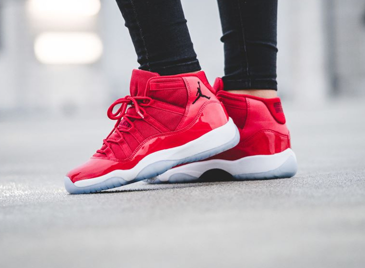 jordan 11 rouge et blanc