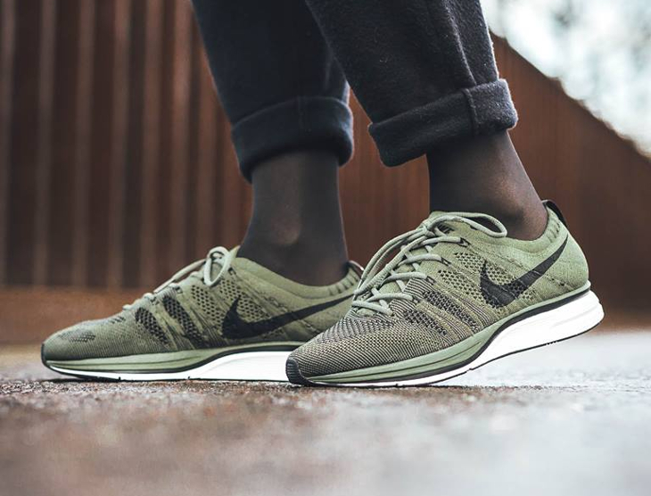 nike flyknit olive