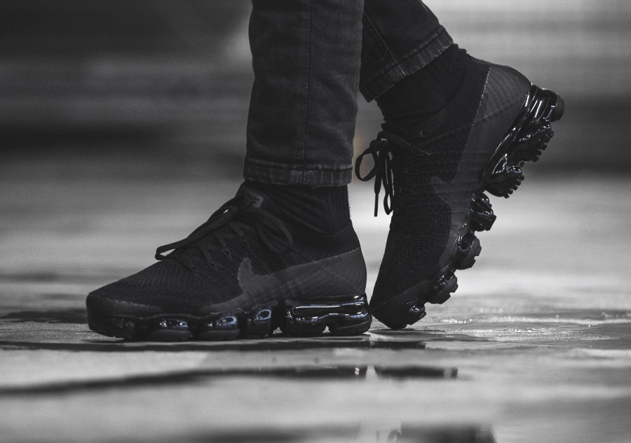 vapormax triple noir