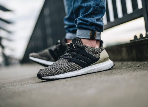 Chaussure Adidas Ultra Boost 4.0 PK 'Mocha' Black Raw Gold