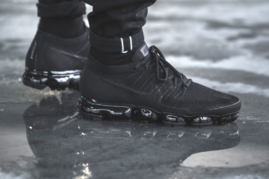 nike vapormax 2.0 triple black