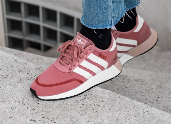 adidas iniki rose et bleu