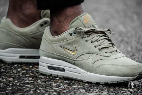 nike air max suede